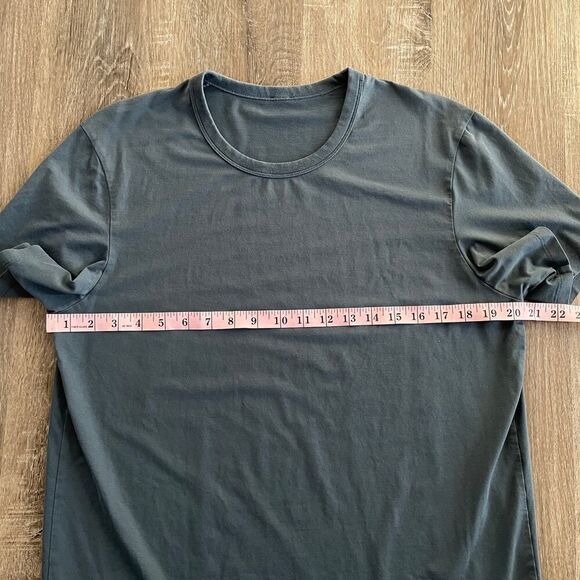 Lululemon Men’s Fundamental Short Sleeve Tee in Oil Grey/Blue - Picture 3 of 10